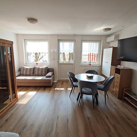 קובאריד Apartment Honey Bee With Sauna מראה חיצוני תמונה